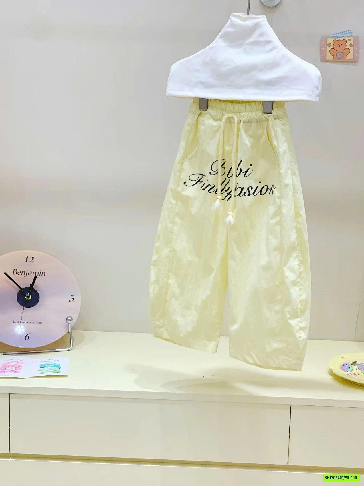 SÉT ÁO TRỄ VAI MIX QUẦN BAGGY VÀNG