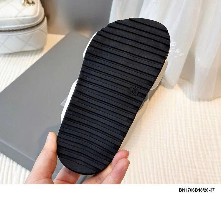 DÉP LÊ QUAI CHÉO CHO BÉ