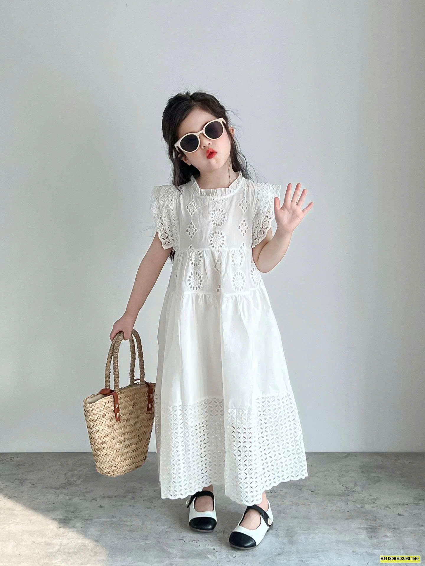 ĐẦM REN TRẮNG CÔNG CHÚA