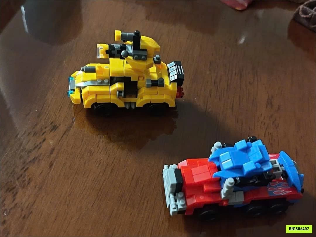 LEGO TRANSFORMERS BIẾN HÌNH ROBOT-OTO