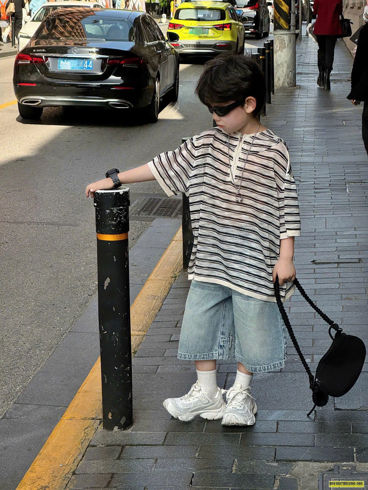 ÁO THUN DỆT KIM CÓ MŨ BT