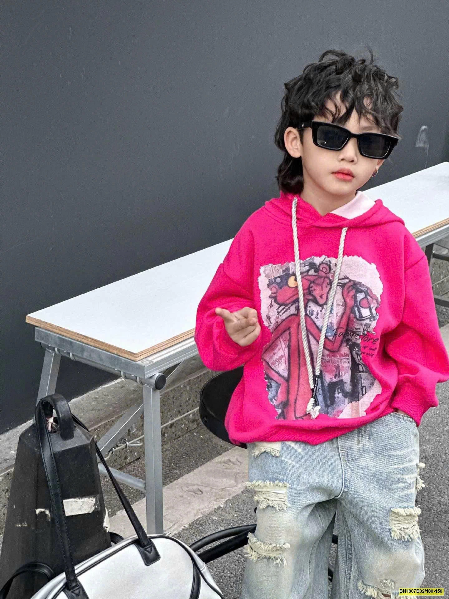 ÁO HOODIE HỒNG IN HÌNH