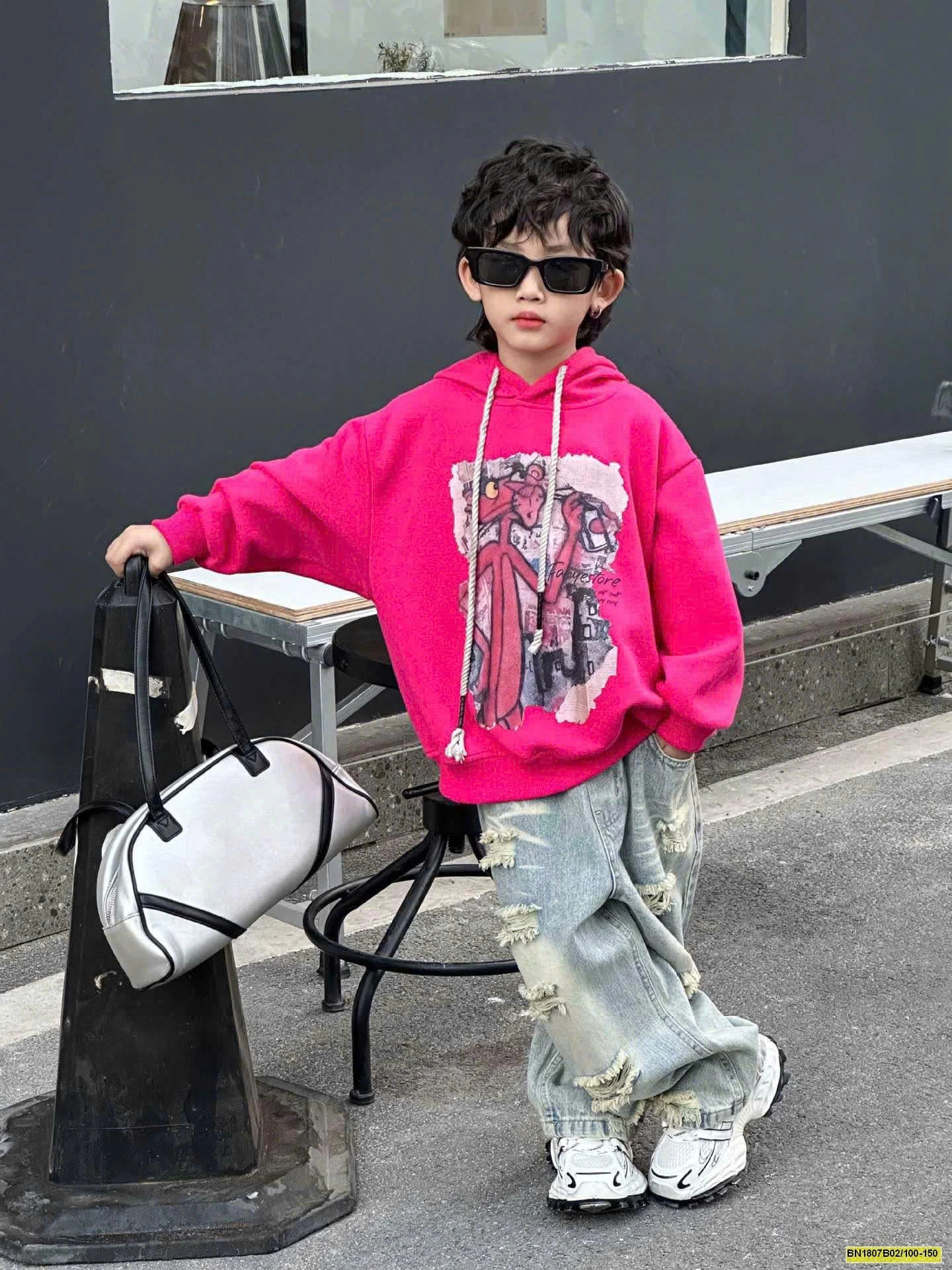 ÁO HOODIE HỒNG IN HÌNH