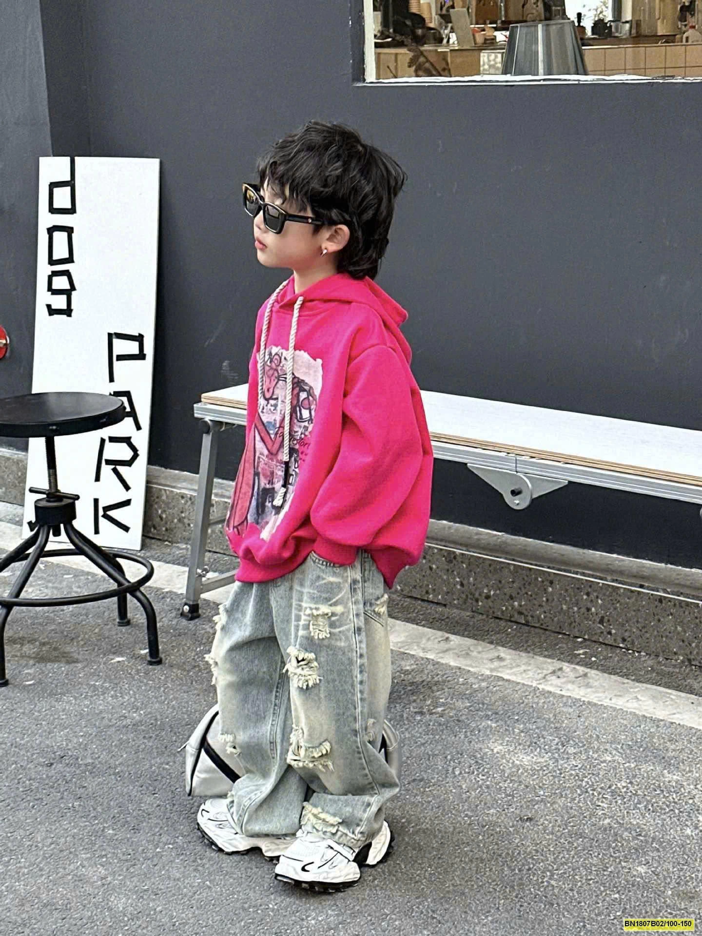 ÁO HOODIE HỒNG IN HÌNH