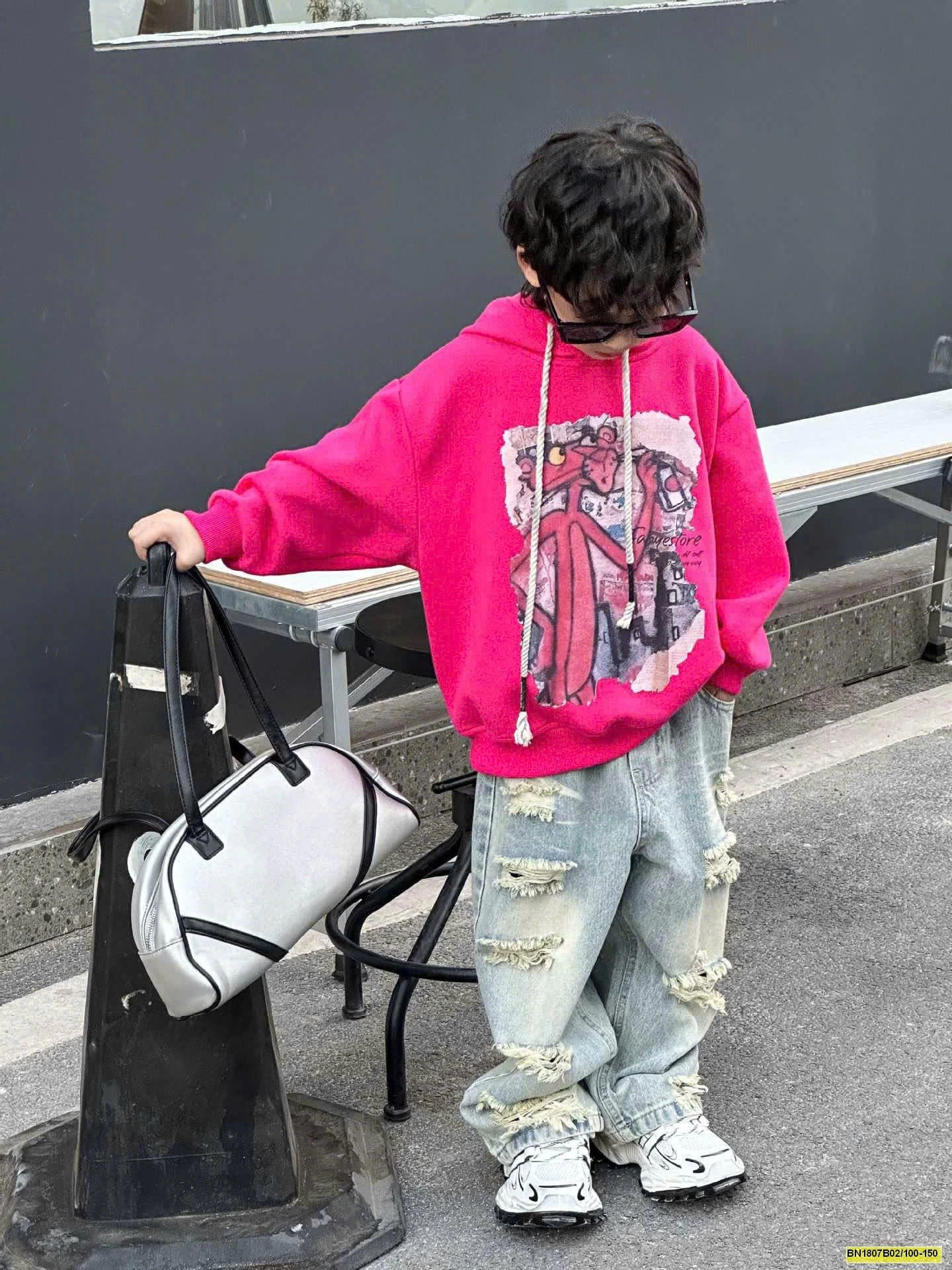 ÁO HOODIE HỒNG IN HÌNH