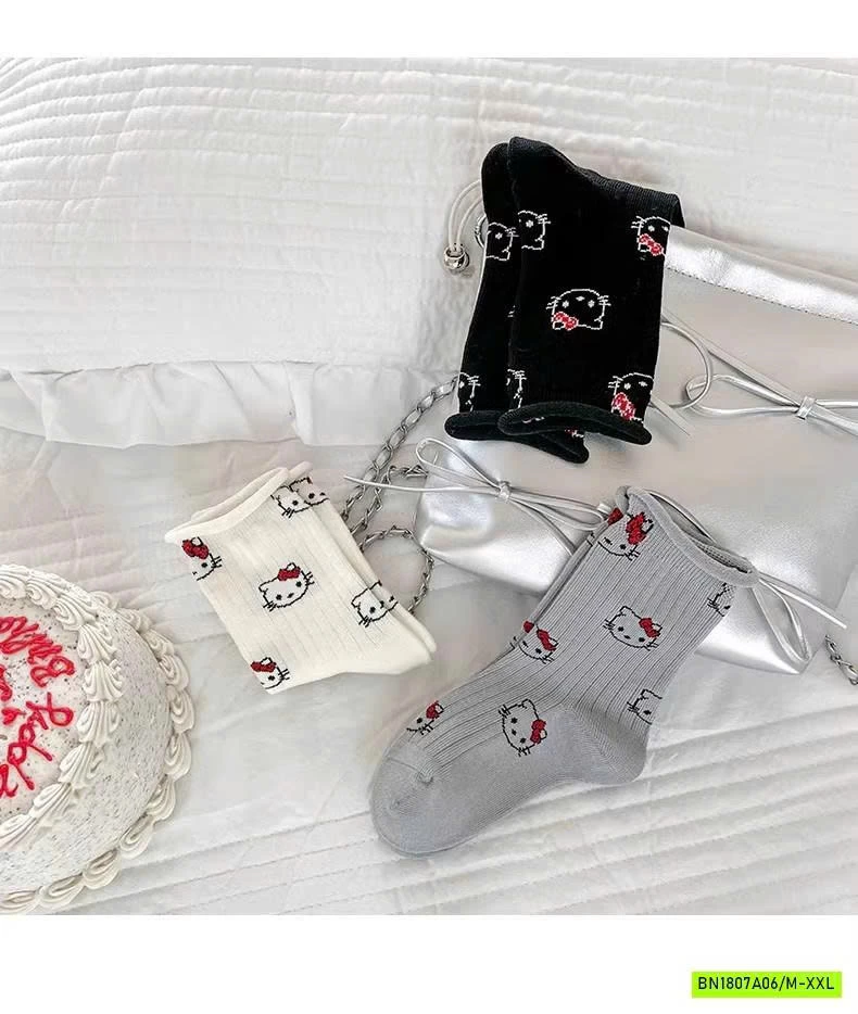 SÉT 3Đ TẤT KITTY CAO CỔ