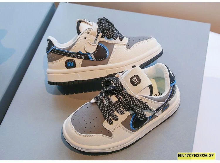 GIÀY THỂ THAO CHỮ MI CHO BÉ