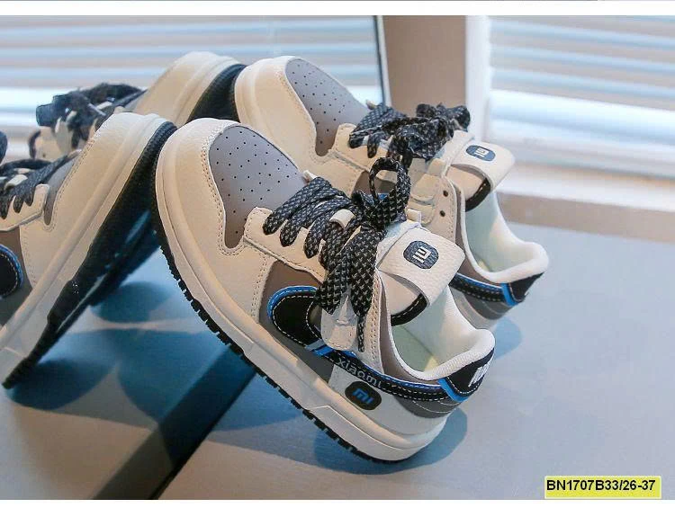 GIÀY THỂ THAO CHỮ MI CHO BÉ