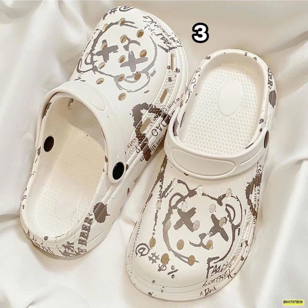 SỤC NHỰA ĐÚC HOẠT HÌNH