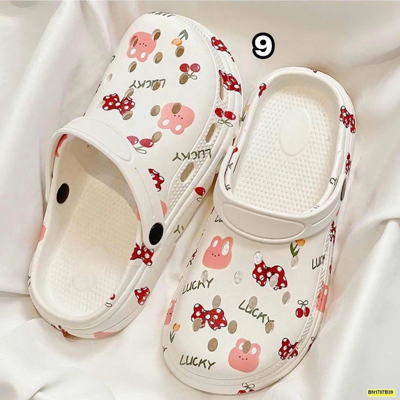 SỤC NHỰA ĐÚC HOẠT HÌNH