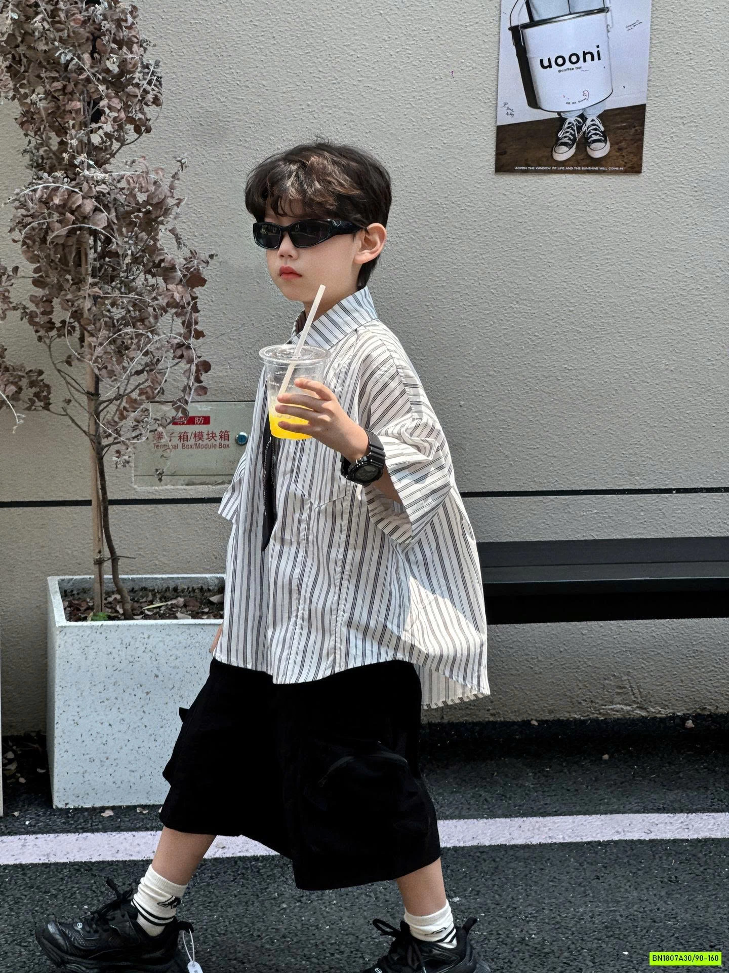 SƠ MI SỌC ĐEN ĐUÔI TÔM KÈM CÀ VẠT