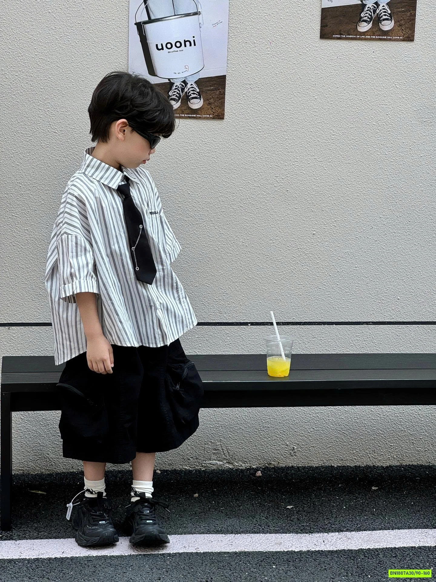 SƠ MI SỌC ĐEN ĐUÔI TÔM KÈM CÀ VẠT