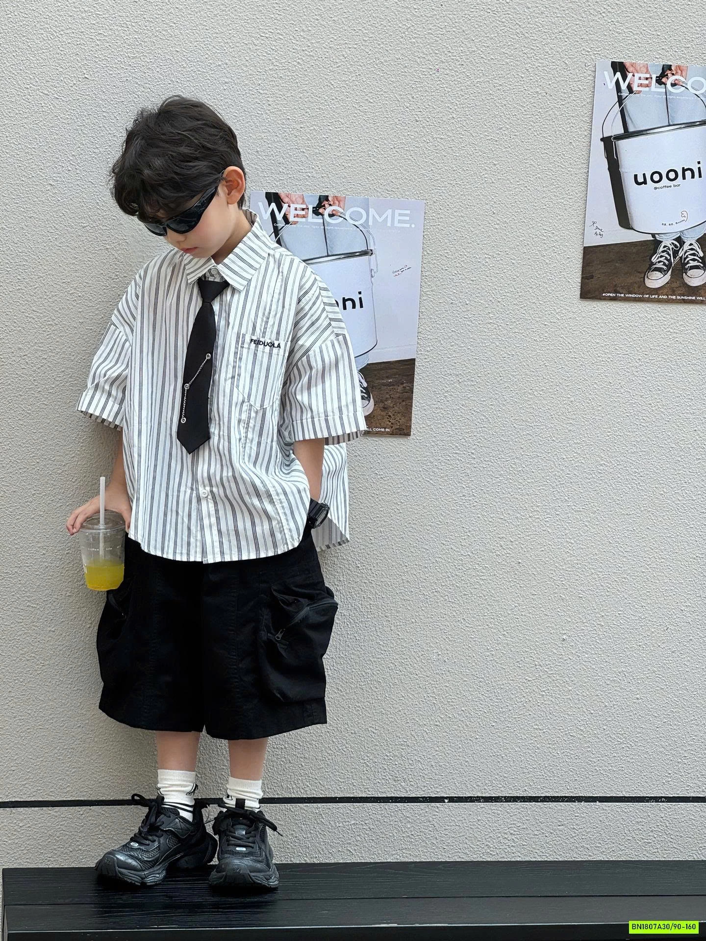 SƠ MI SỌC ĐEN ĐUÔI TÔM KÈM CÀ VẠT