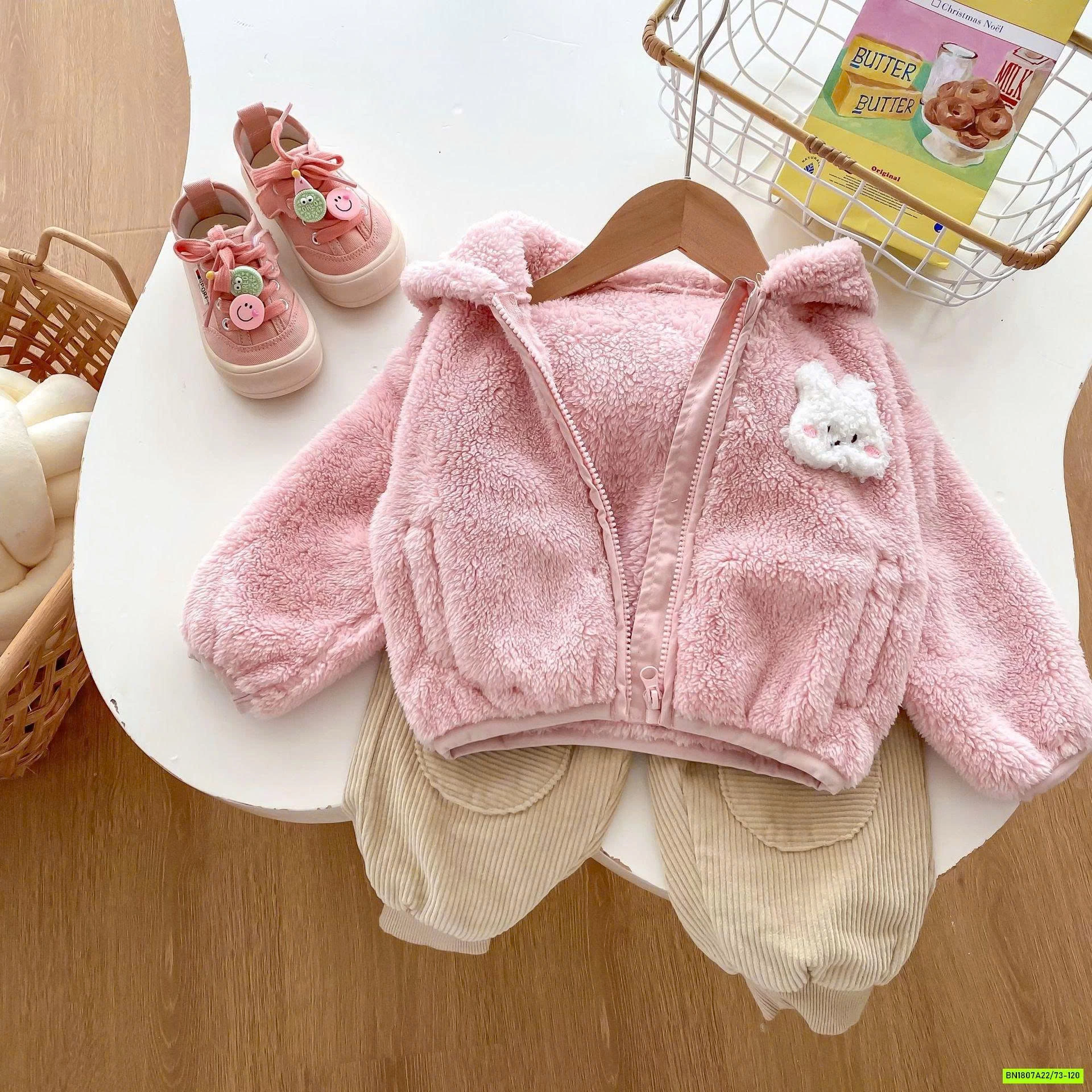 KHOÁC LÔNG LIỀN MŨ GẮN GẤU