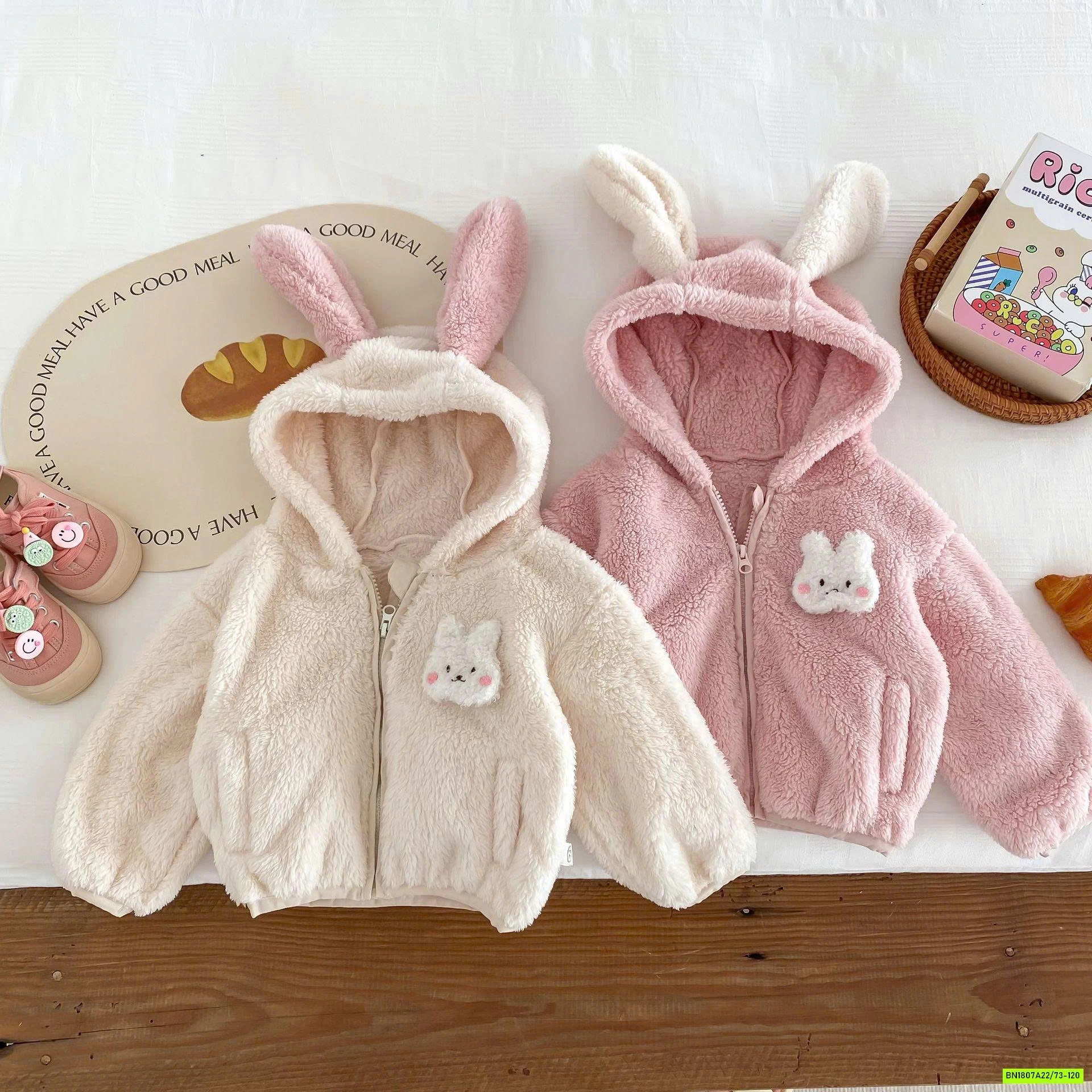 KHOÁC LÔNG LIỀN MŨ GẮN GẤU