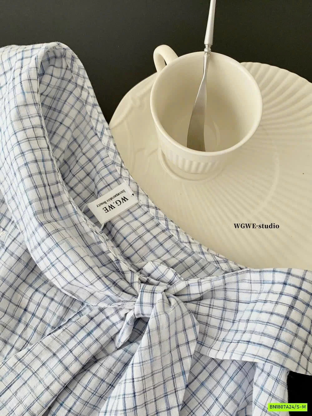 SƠ MI CARO CỔ LỆCH NƠ WGWE