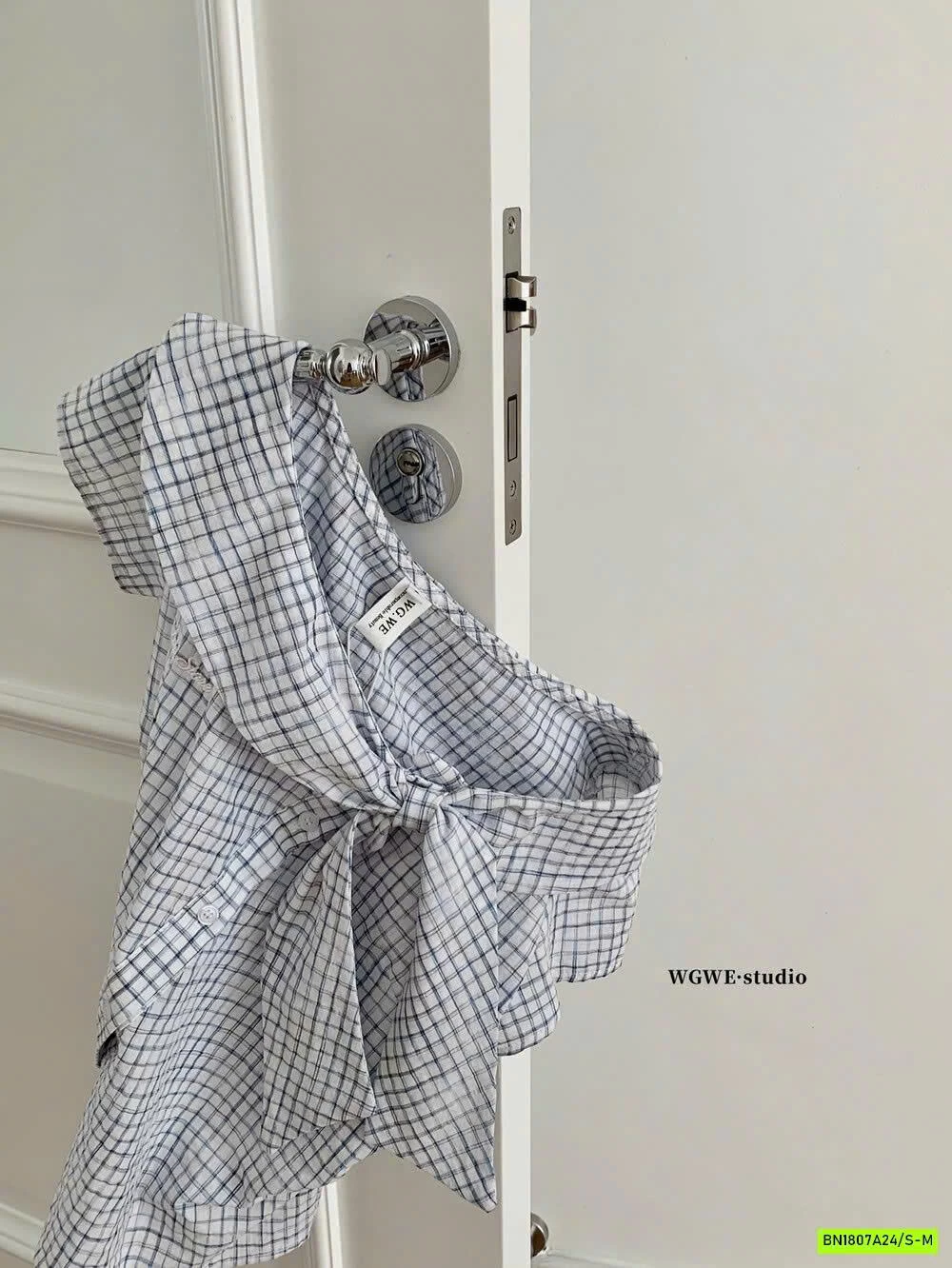 SƠ MI CARO CỔ LỆCH NƠ WGWE