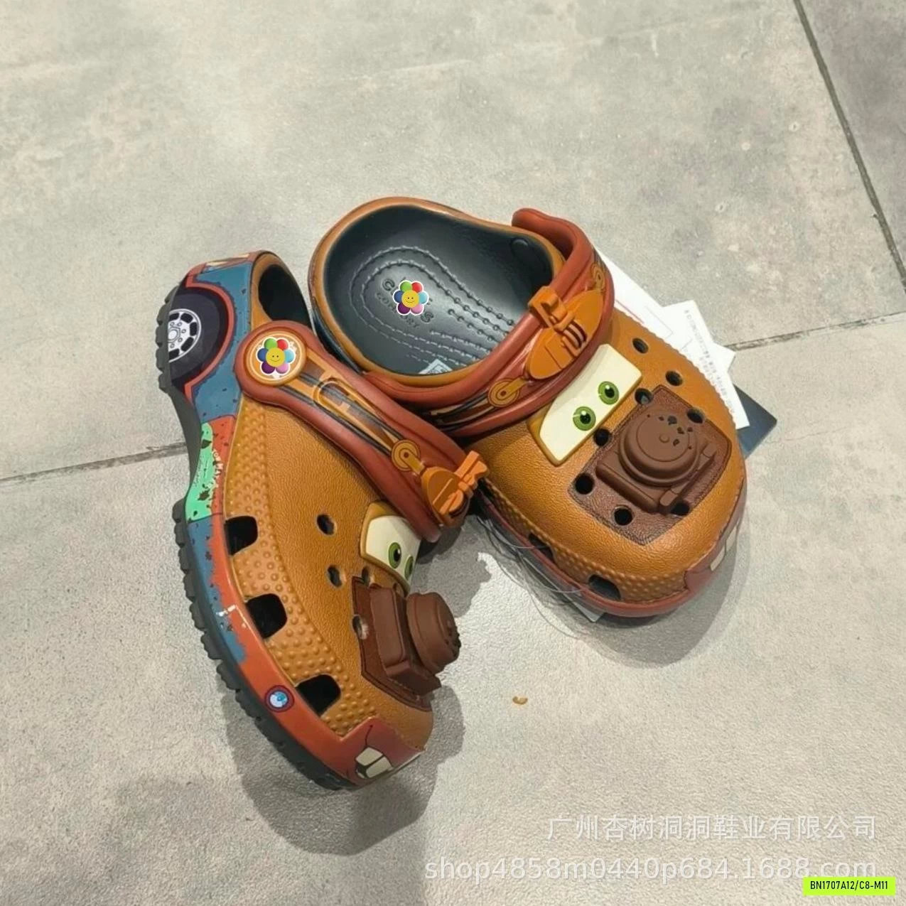 CROCS XE NÂU