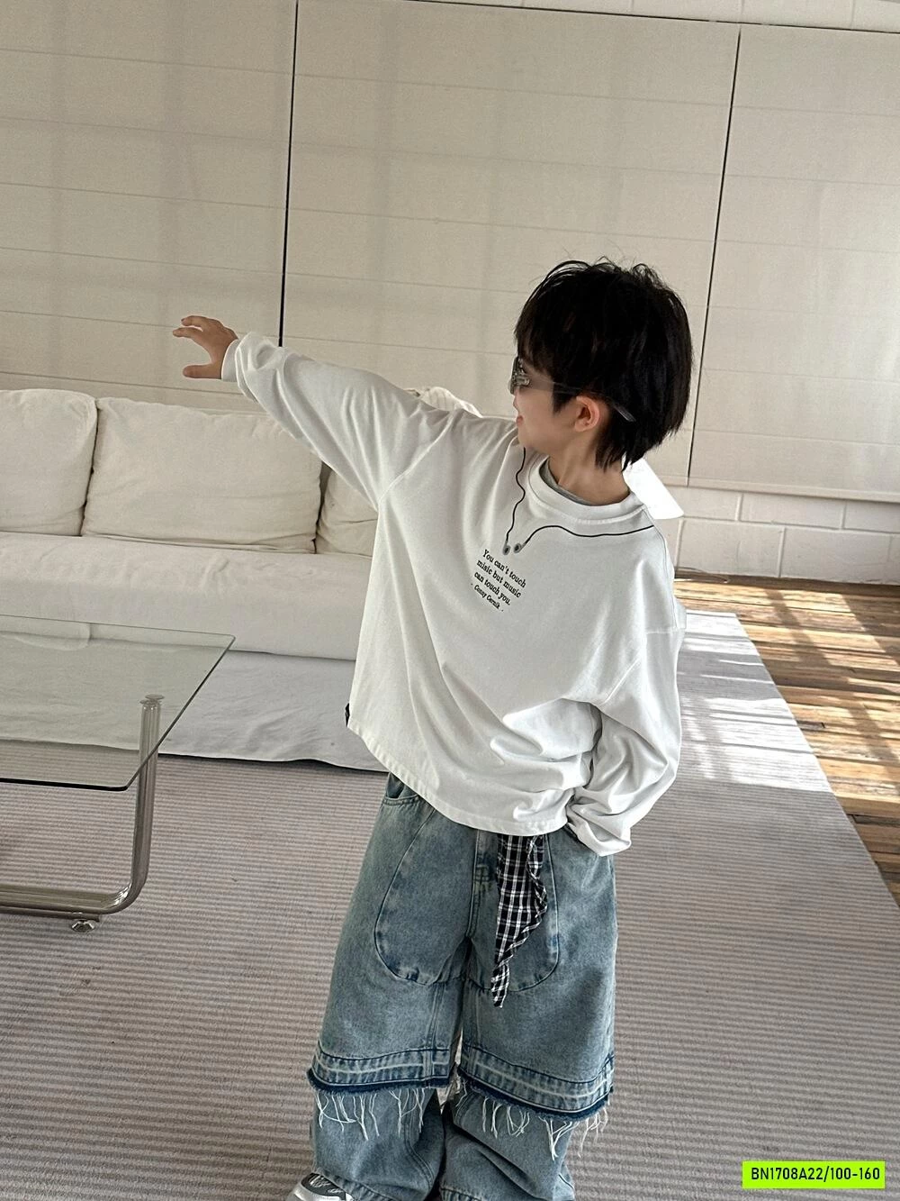 ÁO THUN TRẮNG MIX JEANS CÁ TÍNH AFTE