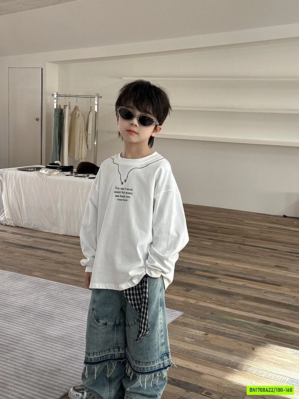 ÁO THUN TRẮNG MIX JEANS CÁ TÍNH AFTE