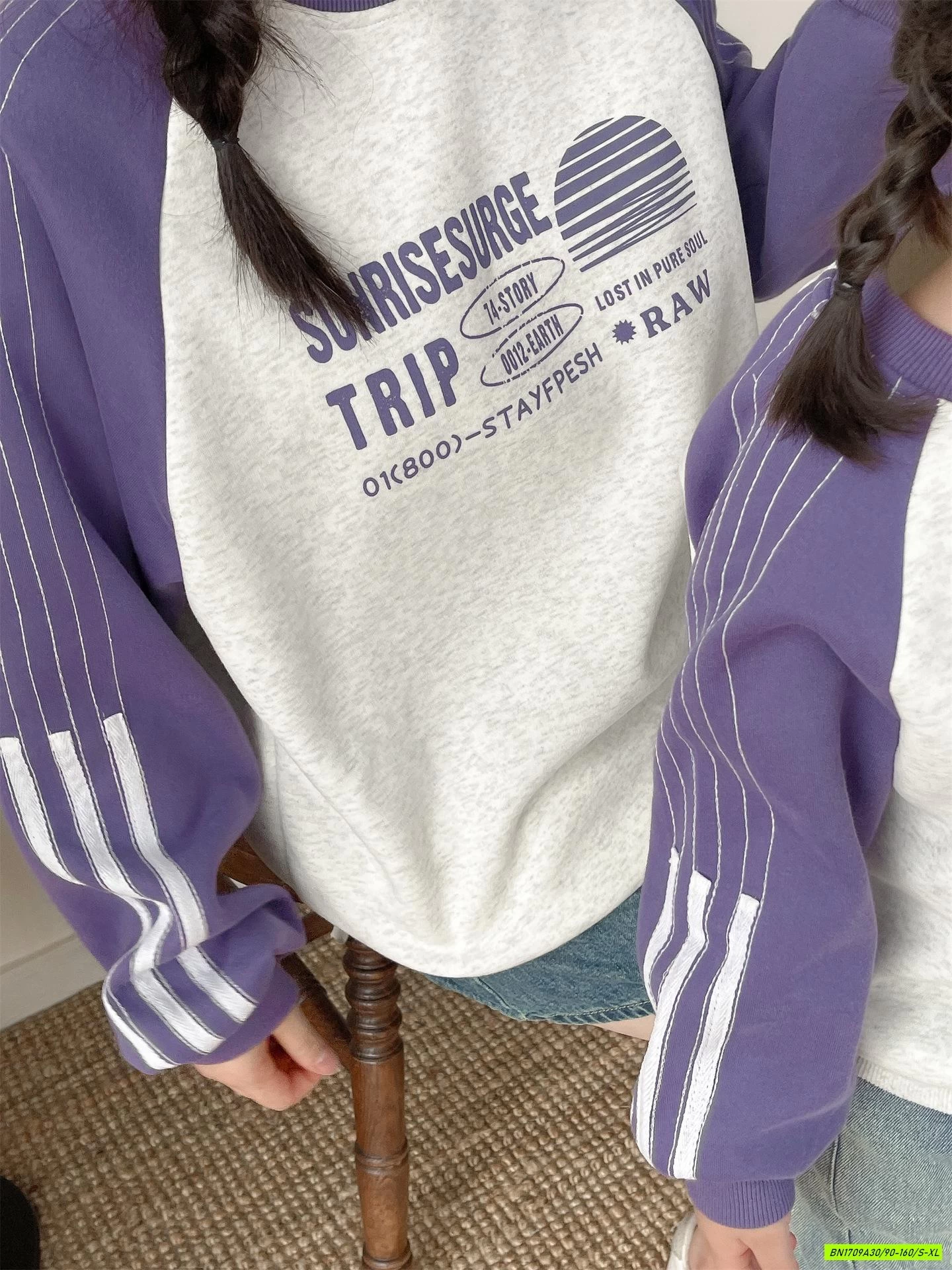 ÁO NỈ SỌC VAI MẸ BÉ