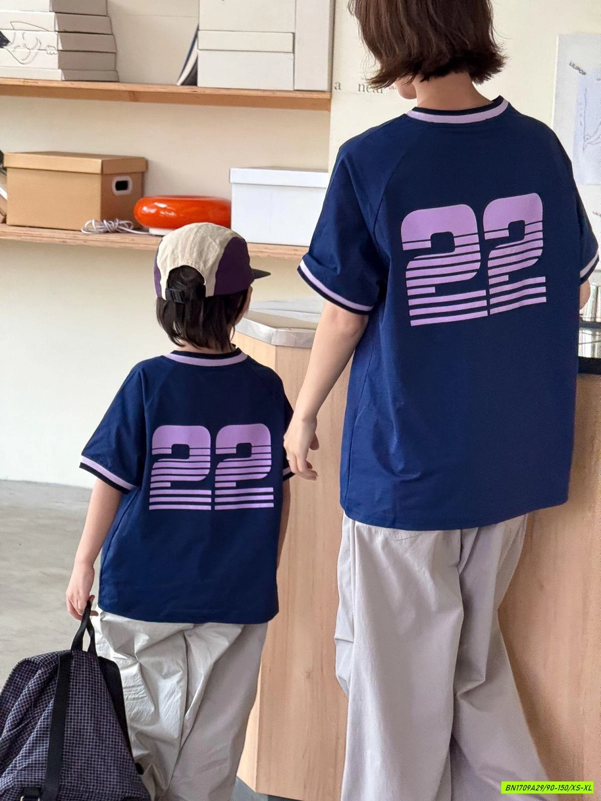 ÁO THUN THỂ THAO SỐ 22 MẸ BÉ