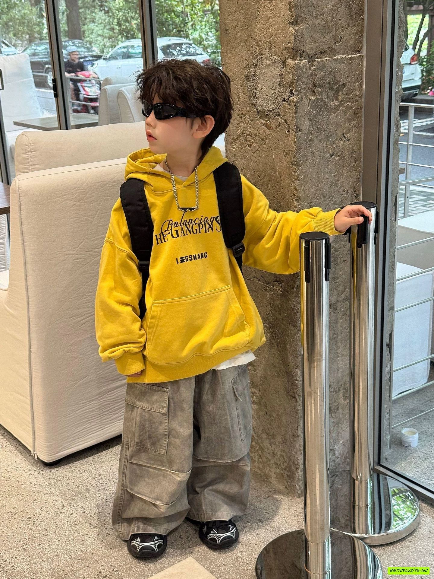 HOODIE VÀNG IN CHỮ TÚI BỤNG