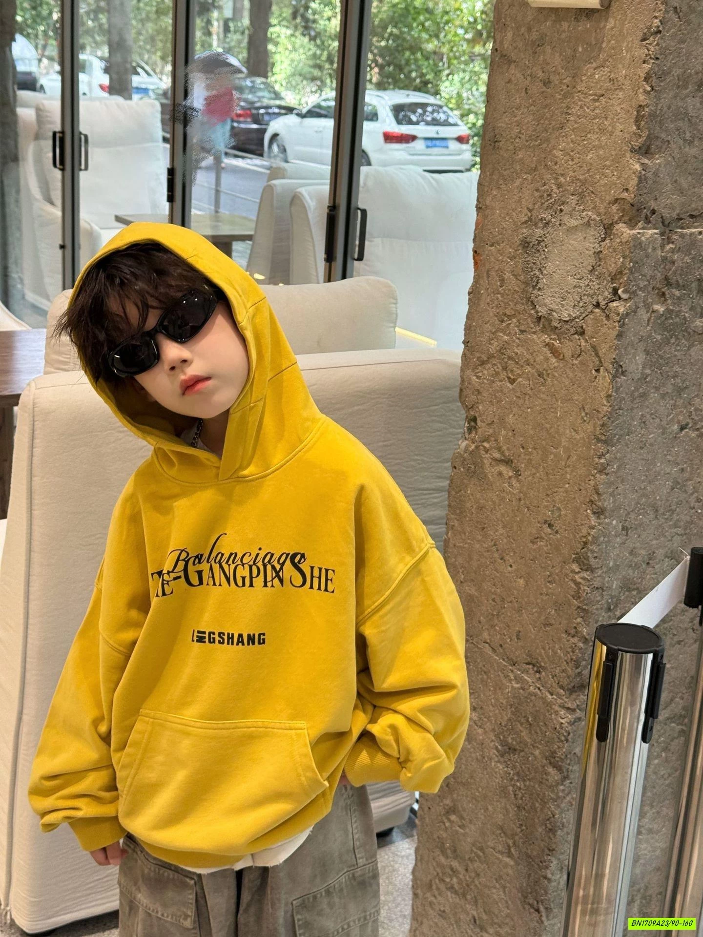 HOODIE VÀNG IN CHỮ TÚI BỤNG