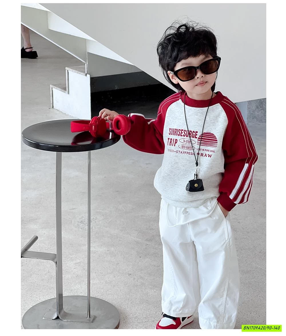 ÁO NỈ PHỐI ĐỎ MIX QUẦN SUÔNG TRẮNG