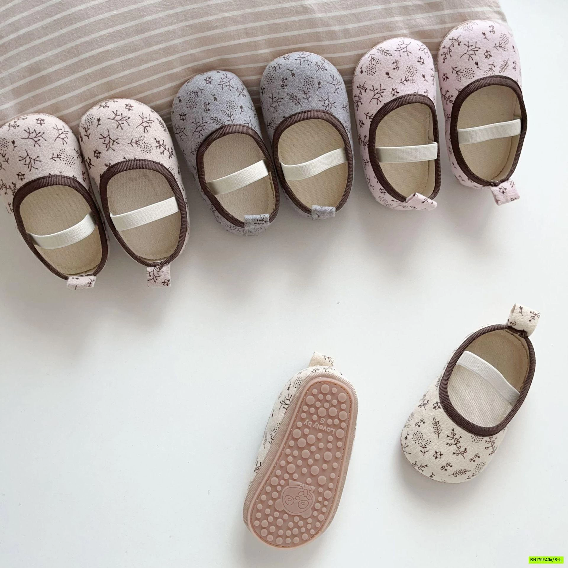 GIÀY TẬP ĐI HOA NHÍ