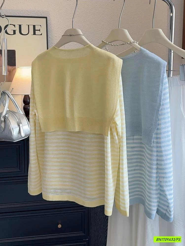 ÁO LEN DỆT KẺ NGANG KÈM KHĂN CHOÀNG