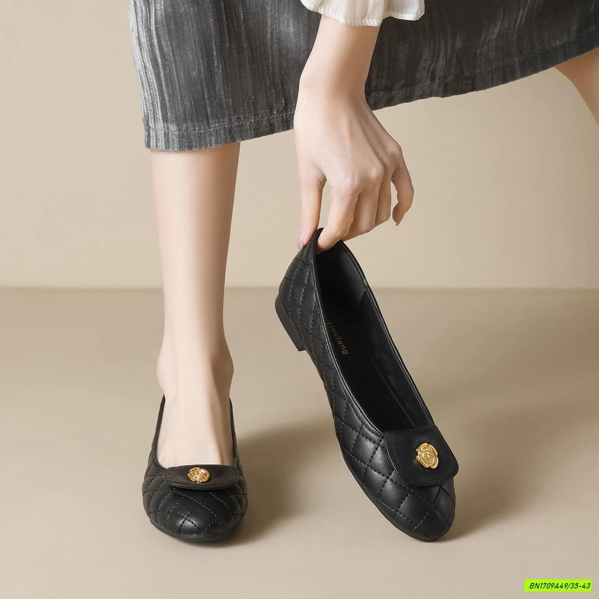 GIÀY BỆT TRẦN TRÁM GẮN NGỌC