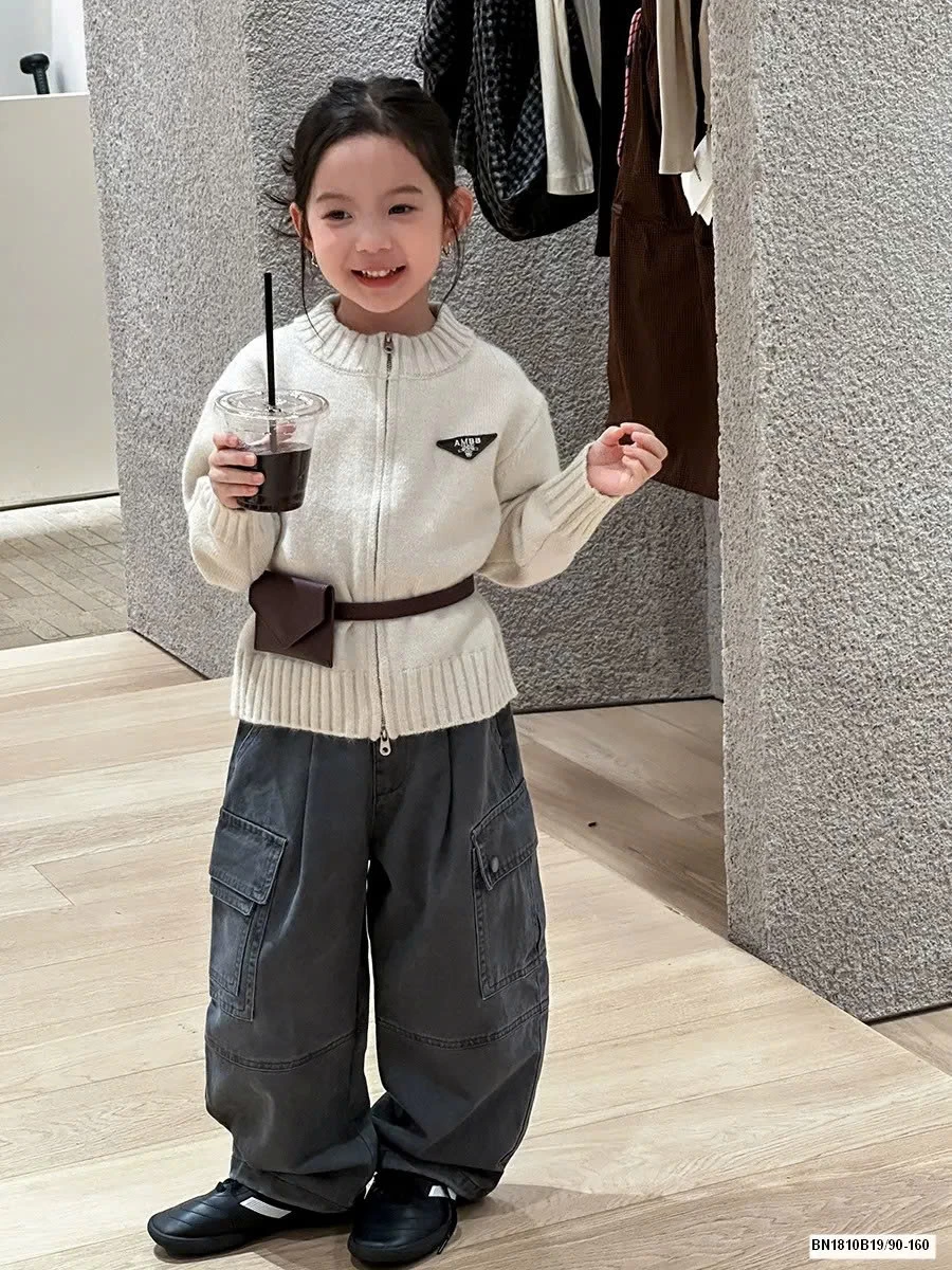 ÁO LEN KÉO KHÓA LOGO TAM GIÁC AMBB  25G095