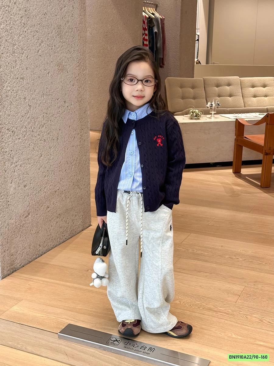 KHOÁC LEN LOGO TRÁI TIM 25G096 AMBB