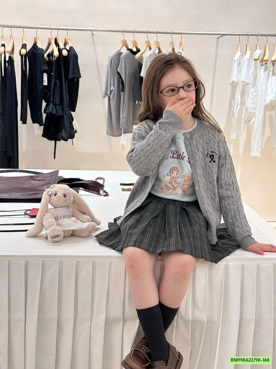 KHOÁC LEN LOGO TRÁI TIM 25G096 AMBB