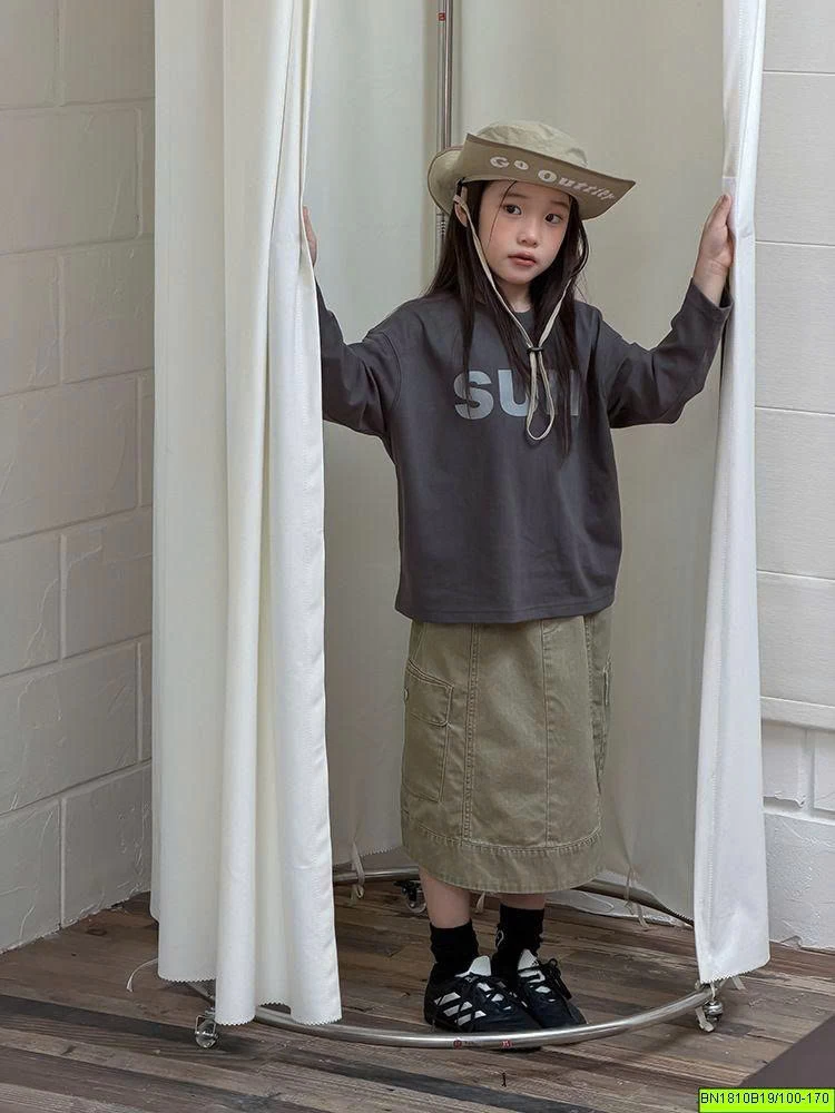 ÁO THUN CHỮ SUN DÀI TAY  AMBB  26E099