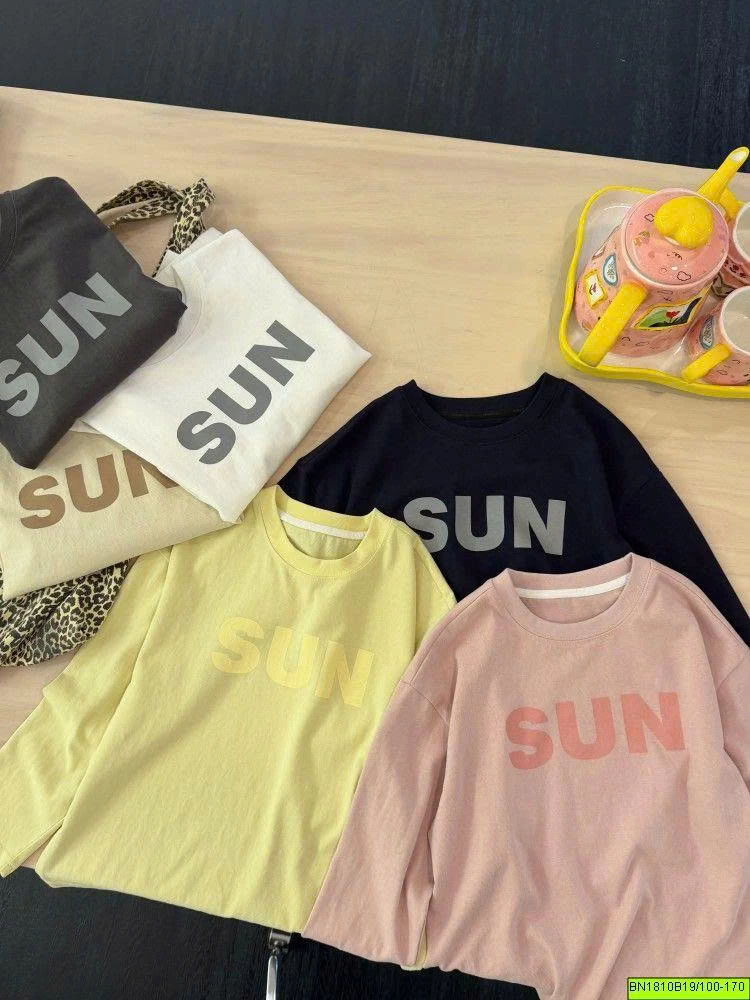 ÁO THUN CHỮ SUN DÀI TAY  AMBB  26E099