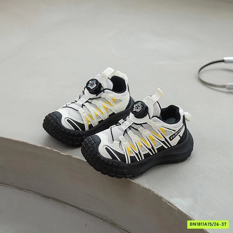 GIÀY THỂ THAO KHÓA XOAY