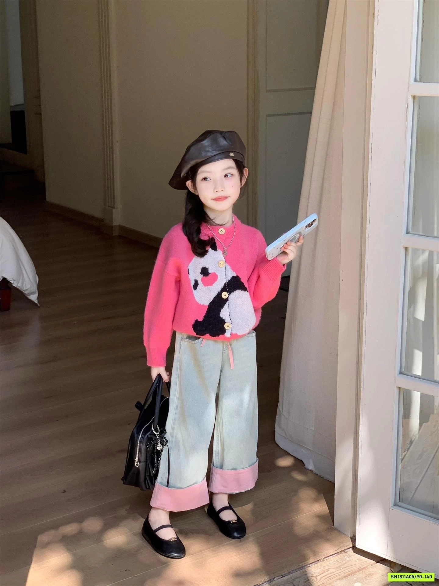 cardigan len hồng gấu trúc mix jeans suông