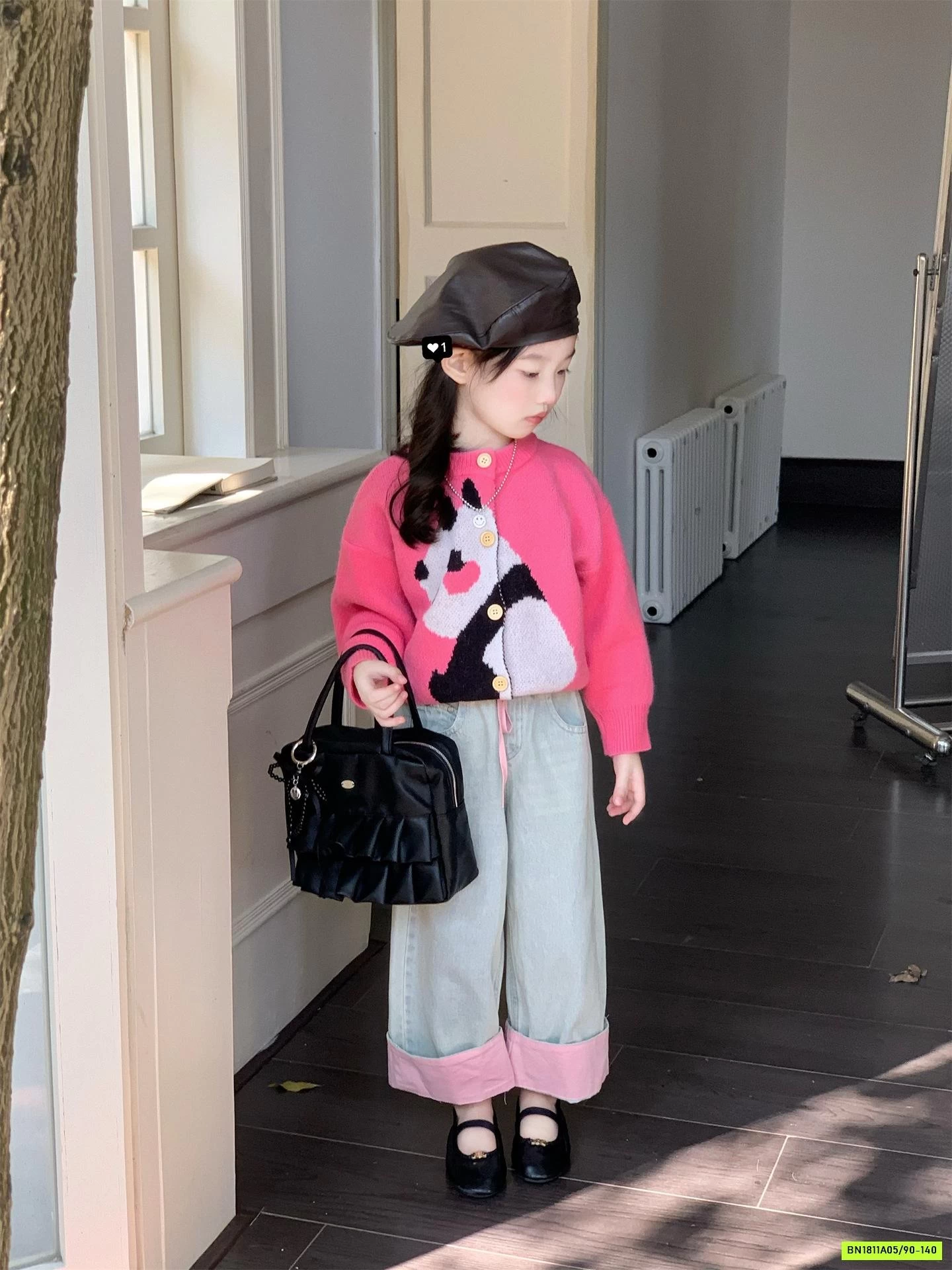 cardigan len hồng gấu trúc mix jeans suông