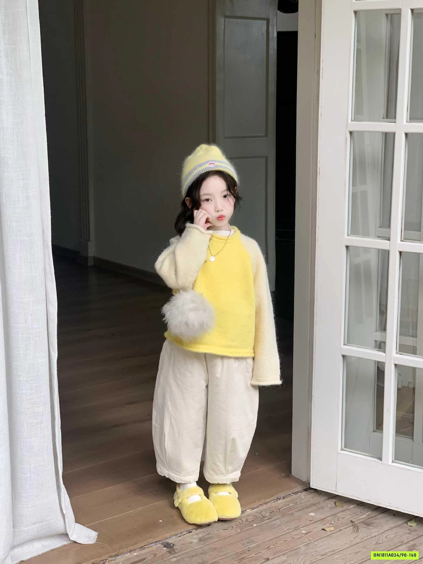 áo len vàng phối màu tay