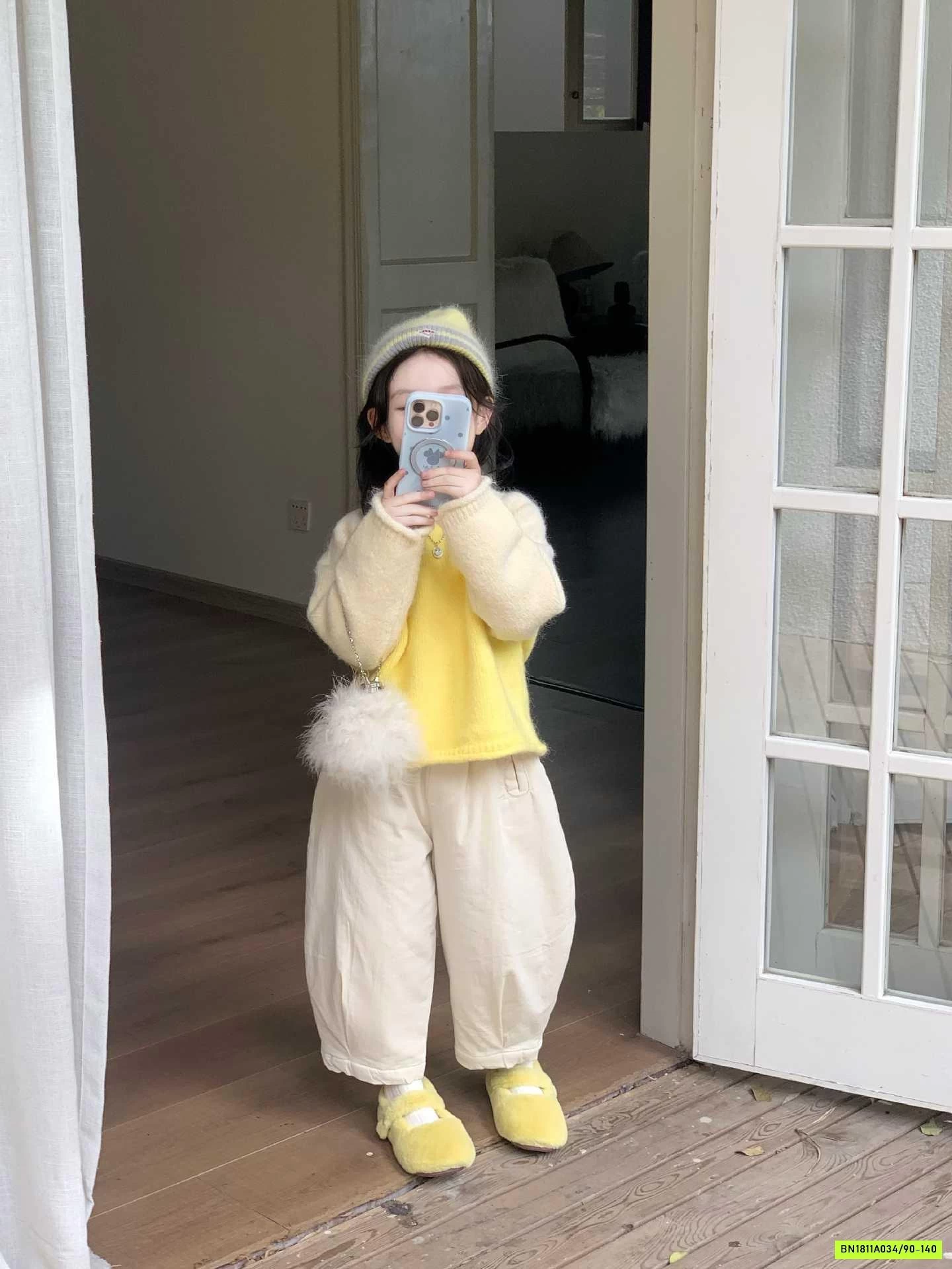 áo len vàng phối màu tay