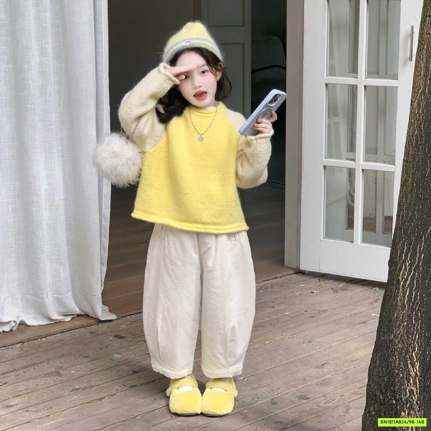 áo len vàng phối màu tay