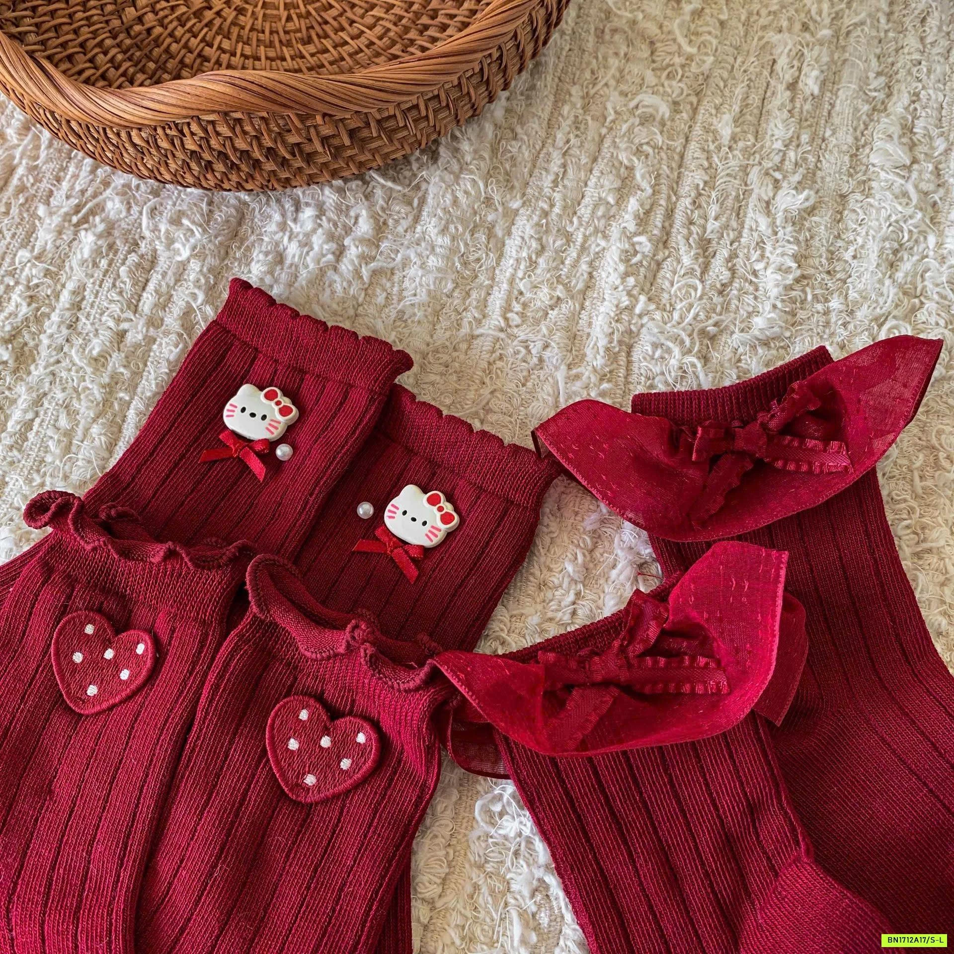 SET 3 ĐÔI TẤT TONE ĐỎ BG