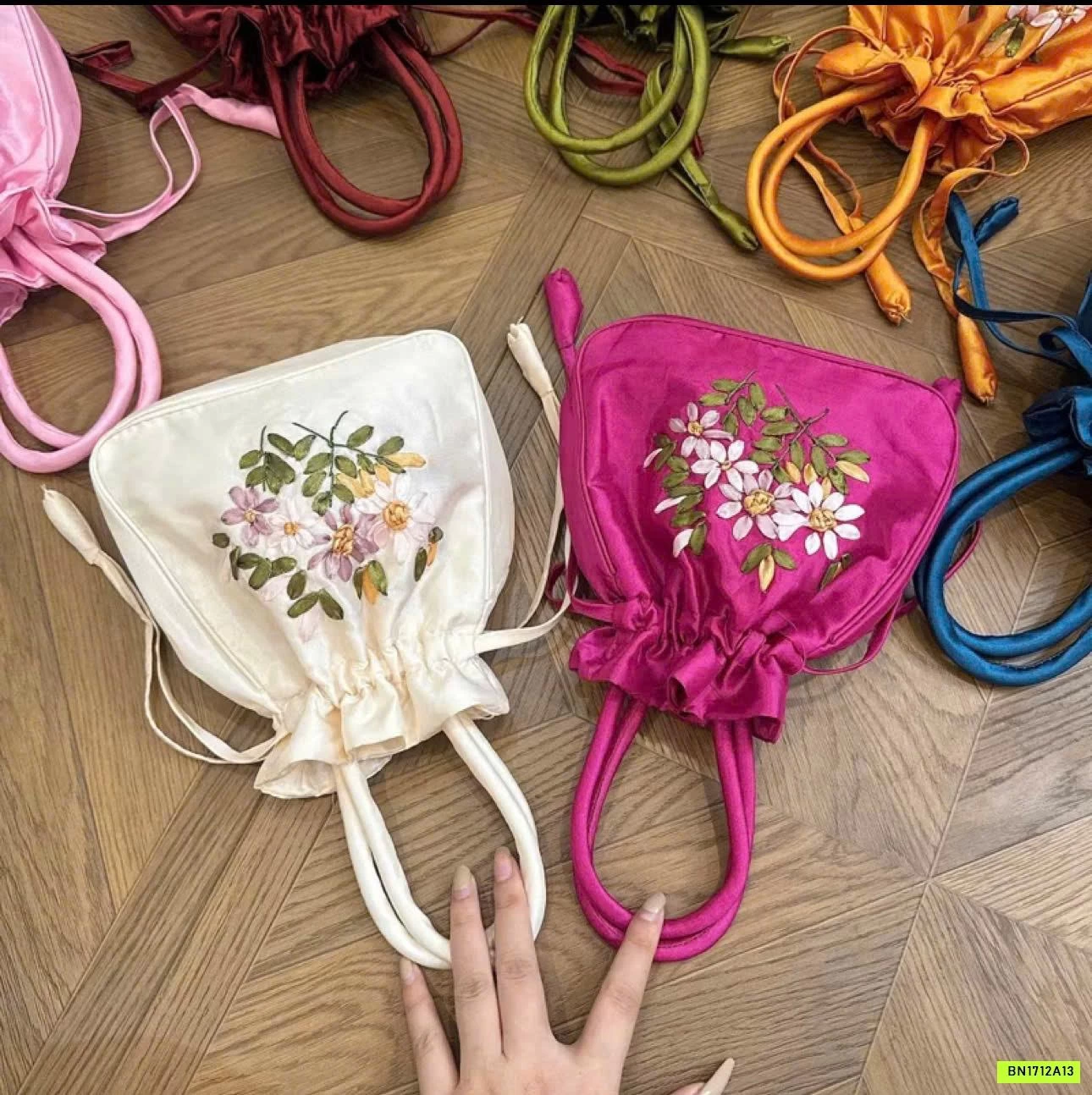 TÚI ĐỰNG LÌ XÌ THÊU HOA