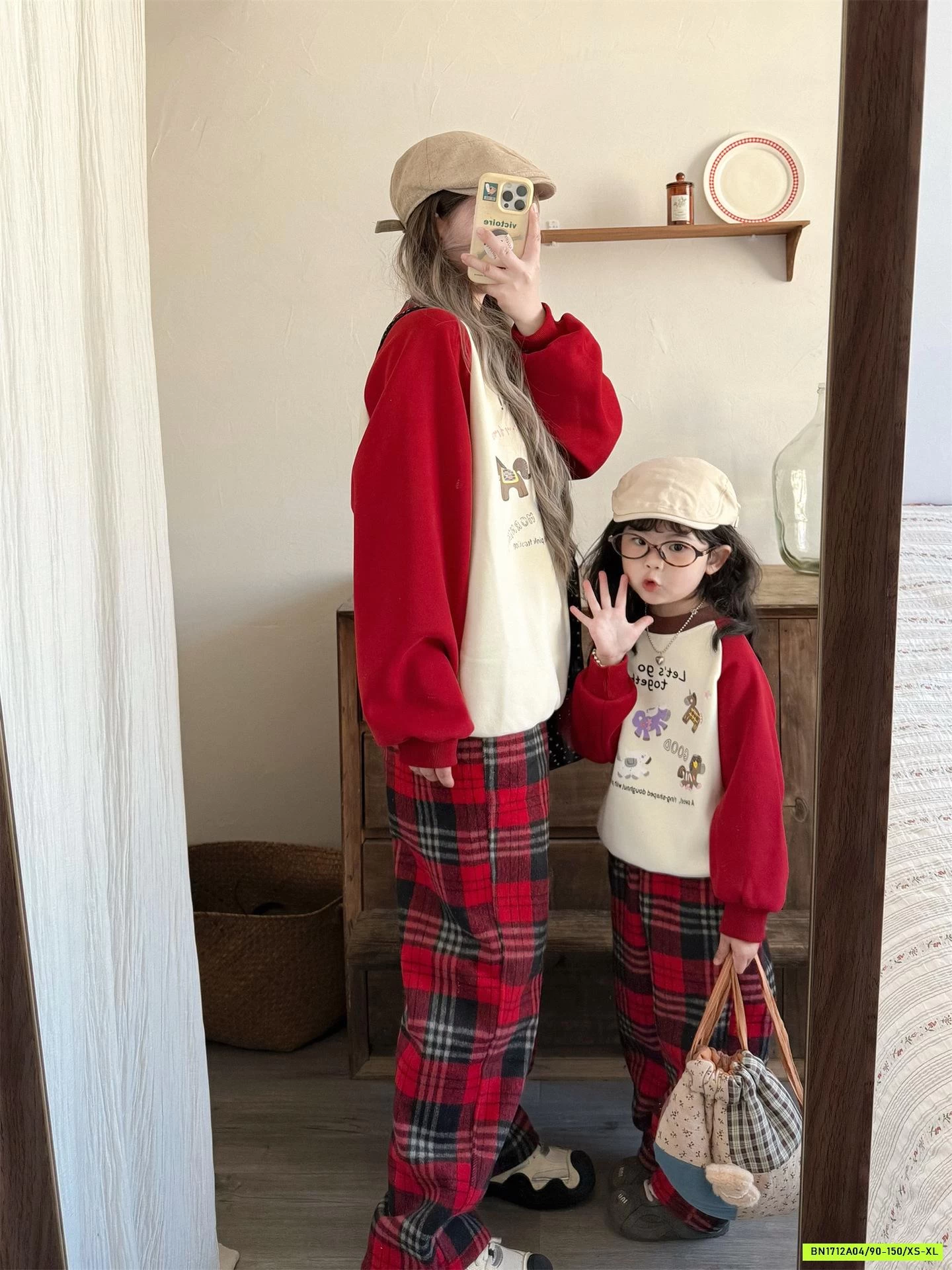 ÁO NỈ PHỐI MÀU TAY MẸ BÉ