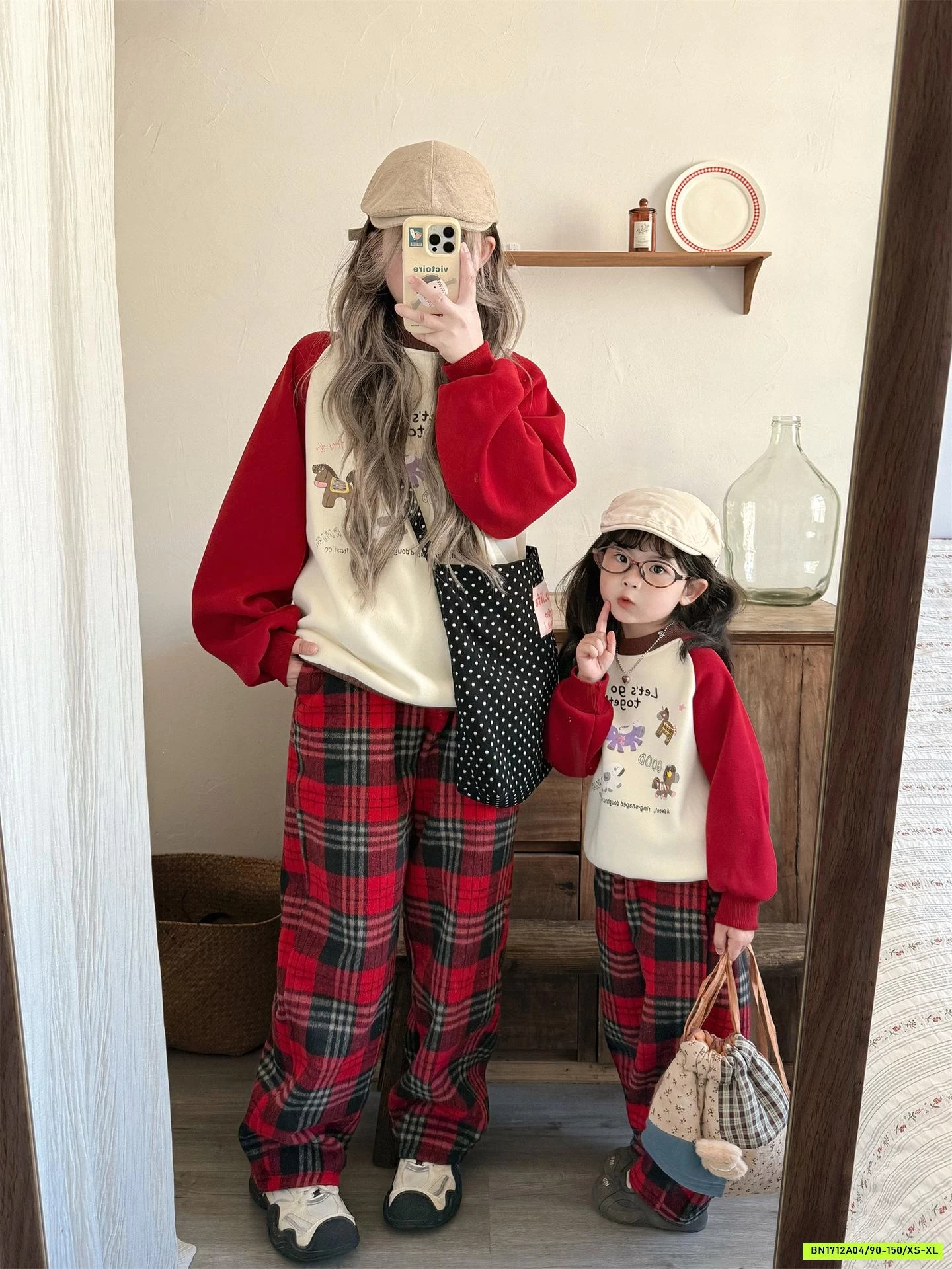 ÁO NỈ PHỐI MÀU TAY MẸ BÉ