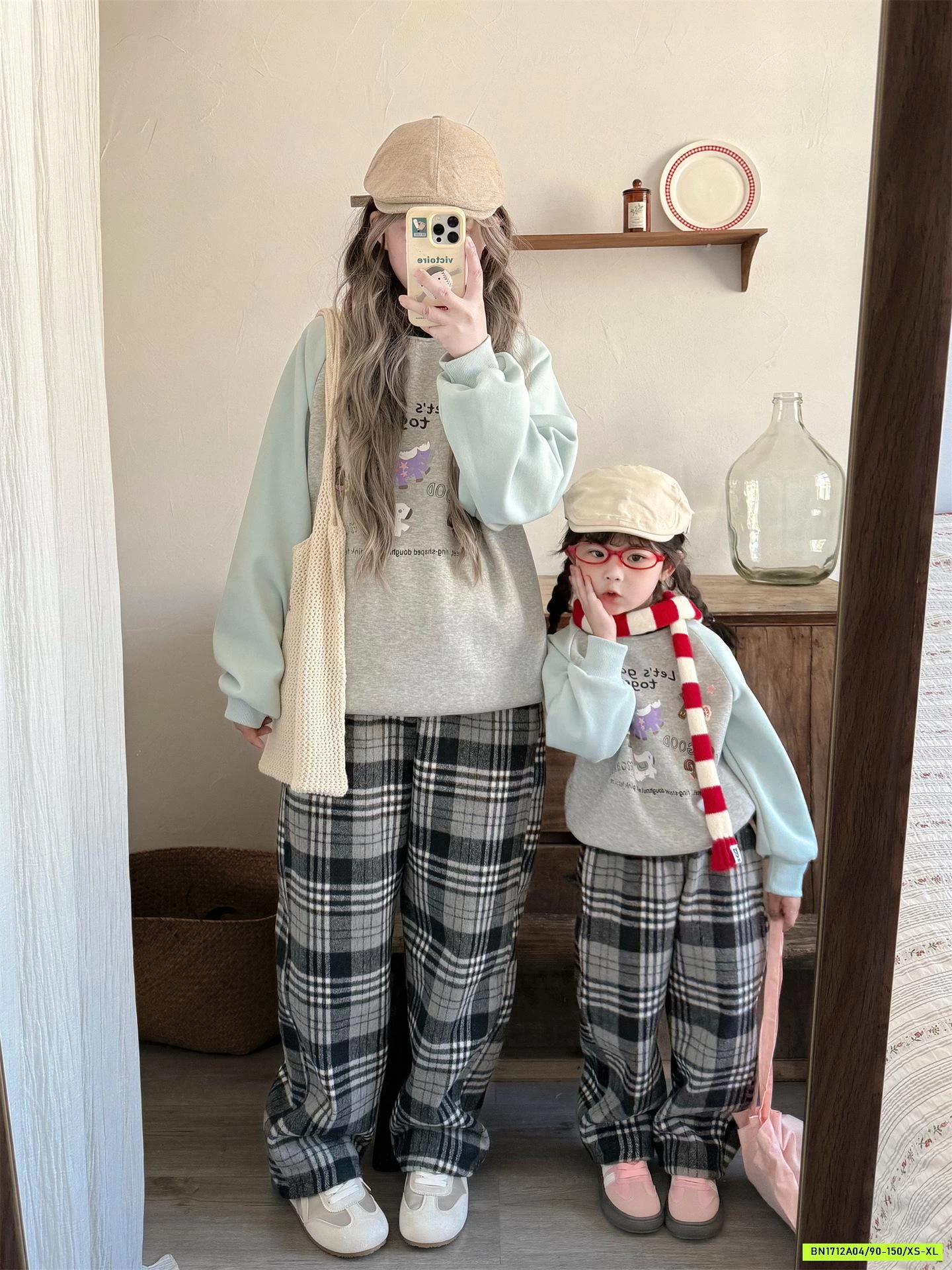 ÁO NỈ PHỐI MÀU TAY MẸ BÉ