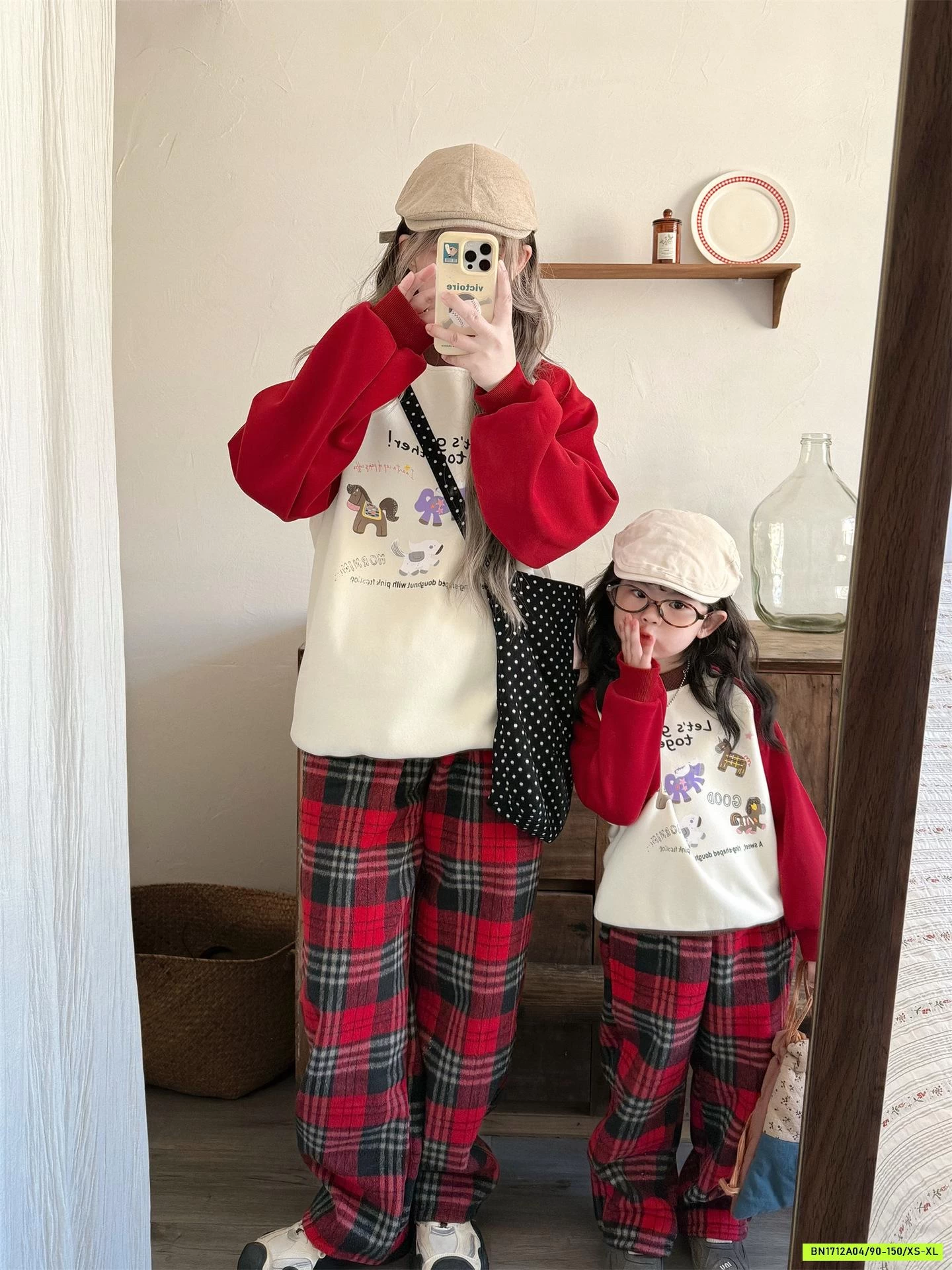 ÁO NỈ PHỐI MÀU TAY MẸ BÉ