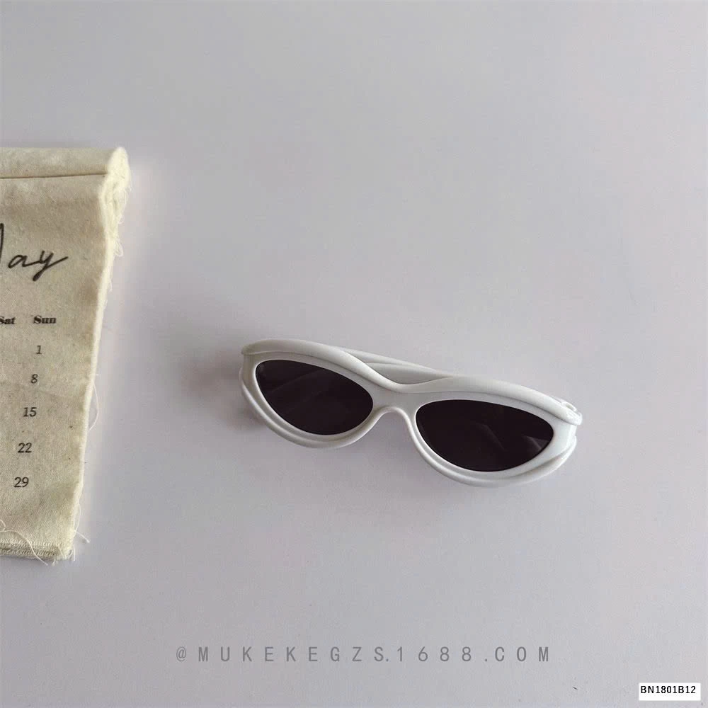 KÍNH DÂM THỜI TRANG GỌNG TO BÉ GÁI